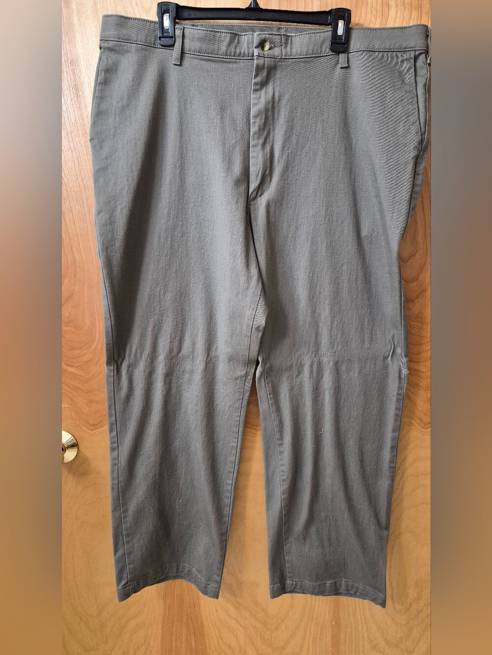 Wrangler Men's Gray Chino Pants